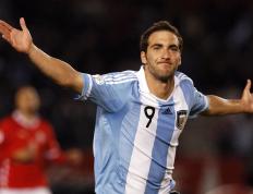 开云体育在线-虚构之战，当安达卢西亚雄狮戴上红军袖标—范戴克降临贝蒂斯之夜撕裂银河战舰