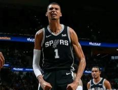 开云体育app-马刺队新援表现抢眼，帮助球队扭转颓势