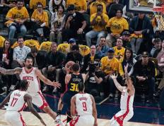 开云体育APP下载-勇士2-3不敌开拓者，陷入季后赛生死战