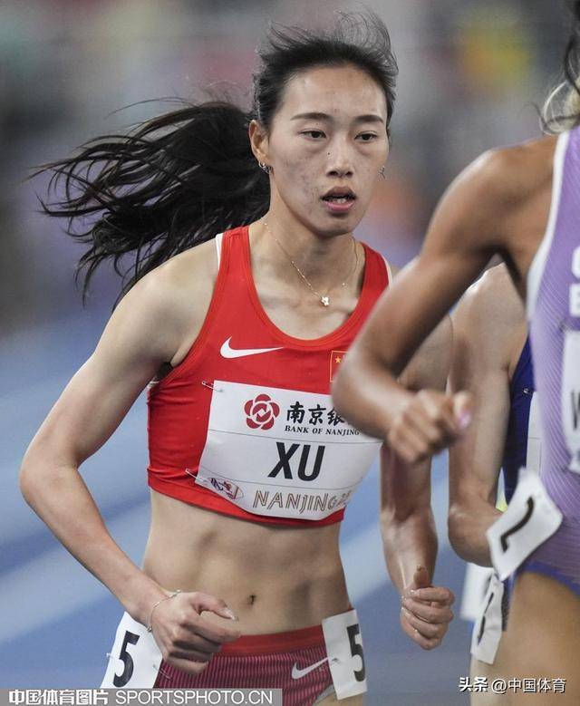 开云官方app入口-田径比赛中中国选手频频登上领奖台，金银铜齐收