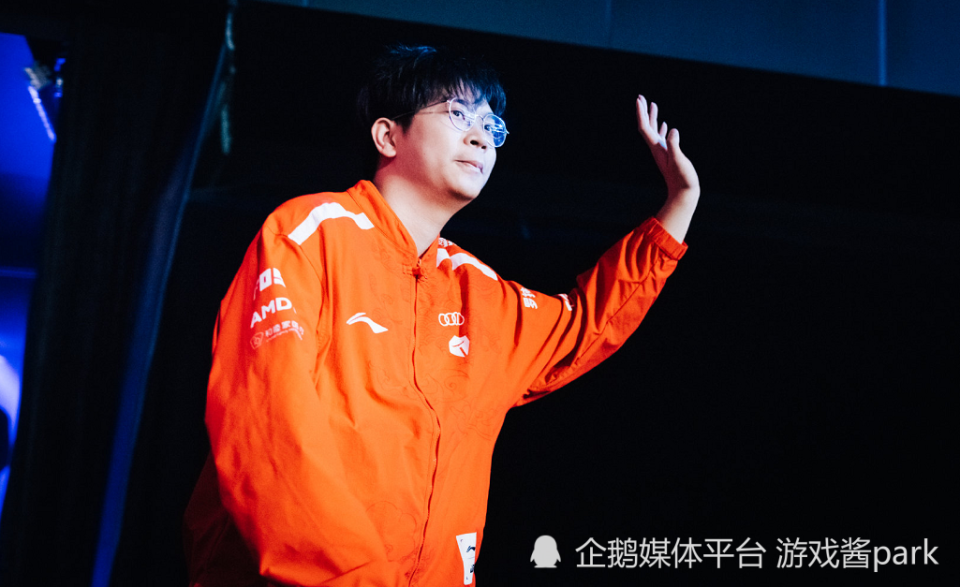 开云官方app入口-EG鏖战RNG，JackeyLove线上压制力十足峡谷大战小组赛，让粉丝疯狂欢呼