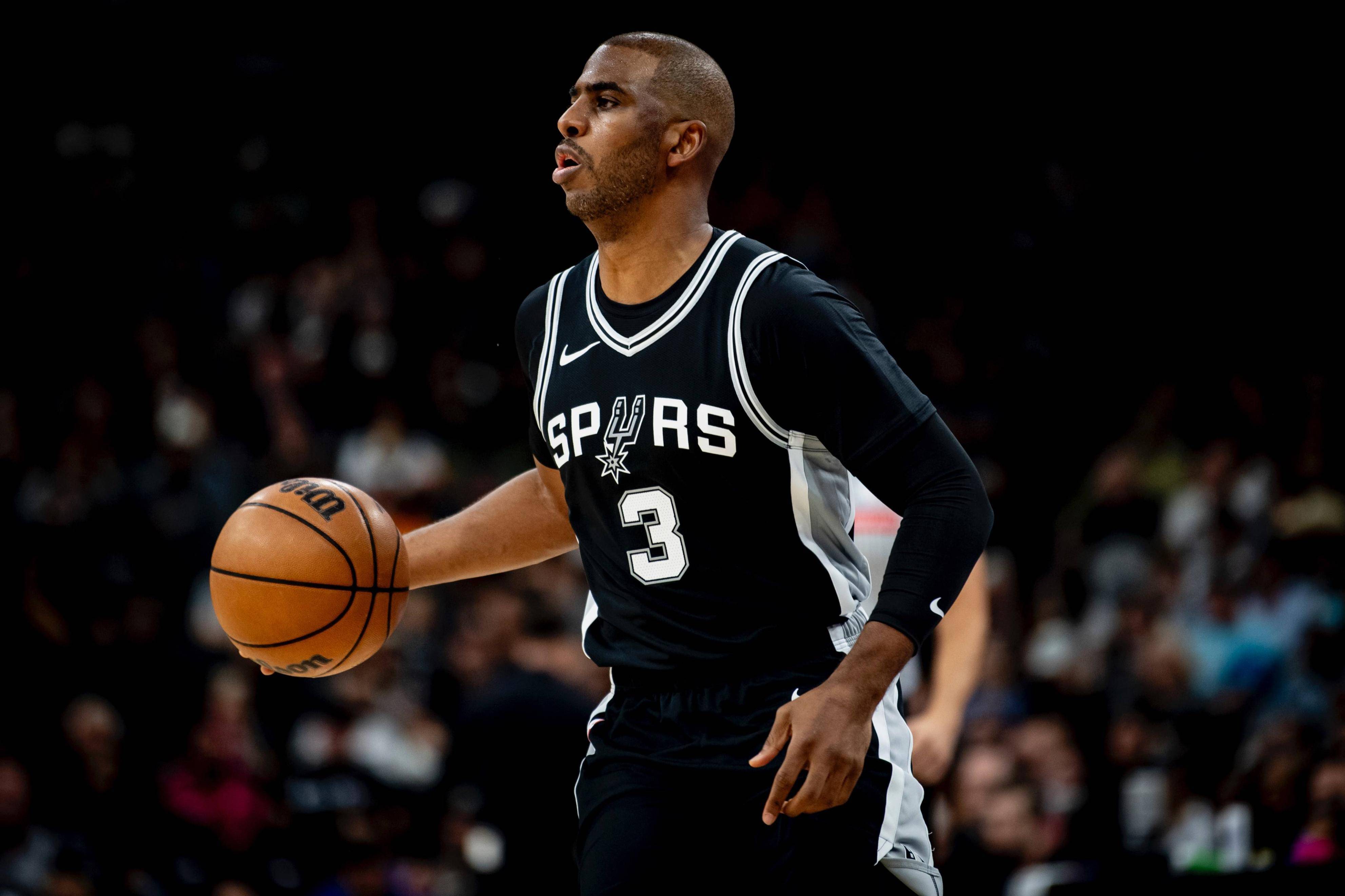 开云官网-快船队主场击败马刺队，继续追赶湖人和篮网队