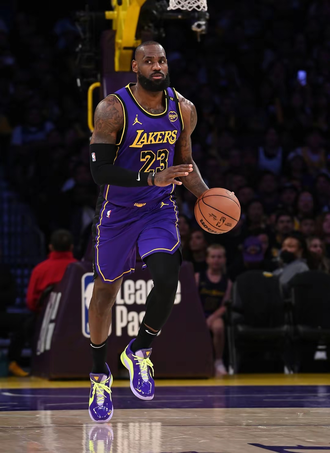 开云平台-詹皇再度破万分，NBA生涯里程碑再进一步