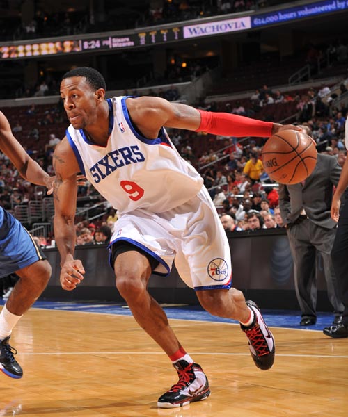 开云体育-奇才卫冕76人顺利晋级