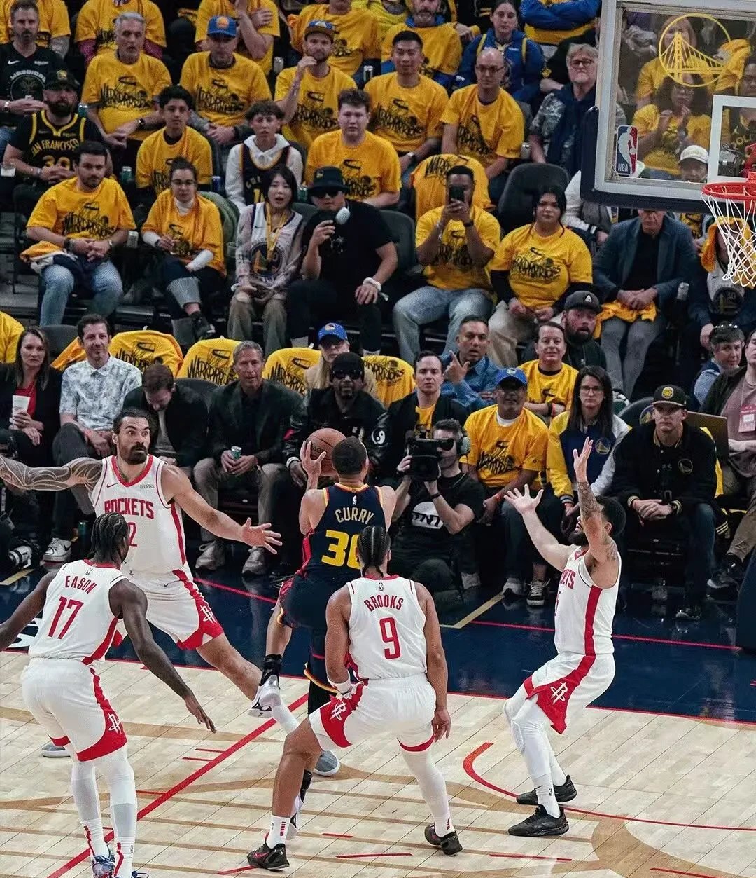 开云体育APP下载-勇士2-3不敌开拓者,陷入季后赛生死战