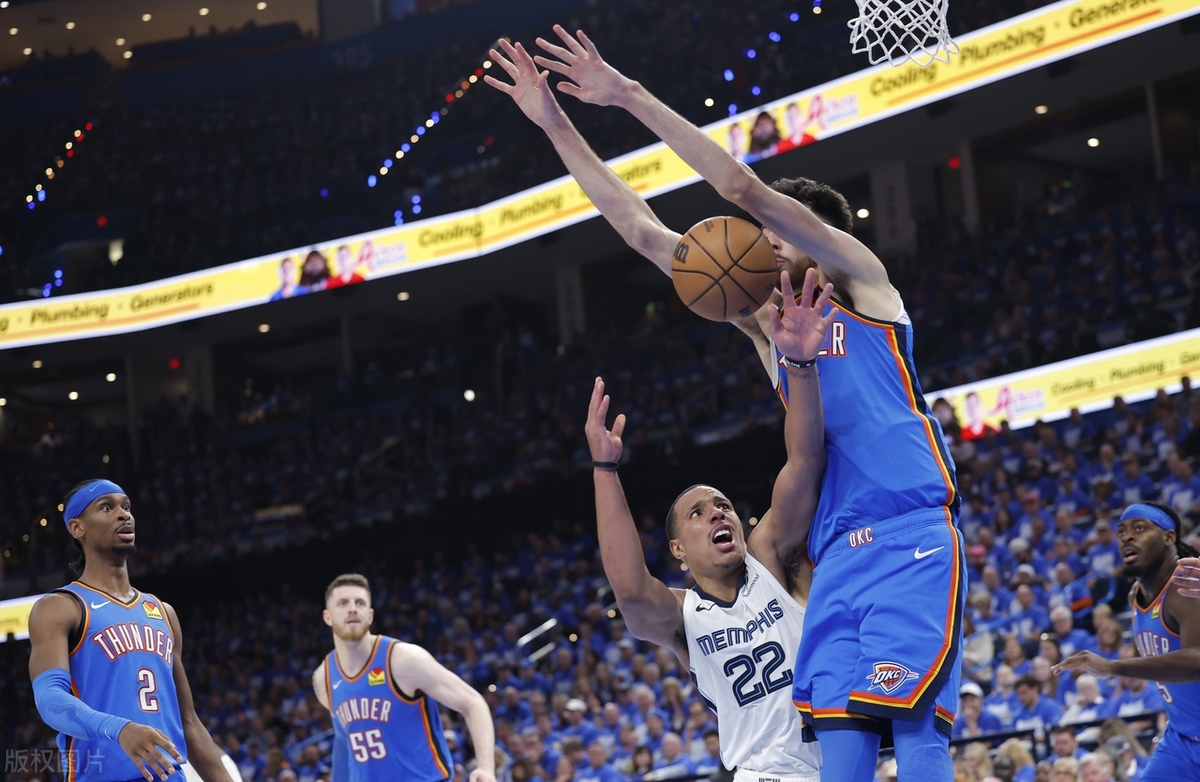 开云体育下载-爵士客场力克灰熊，取得系列赛首胜