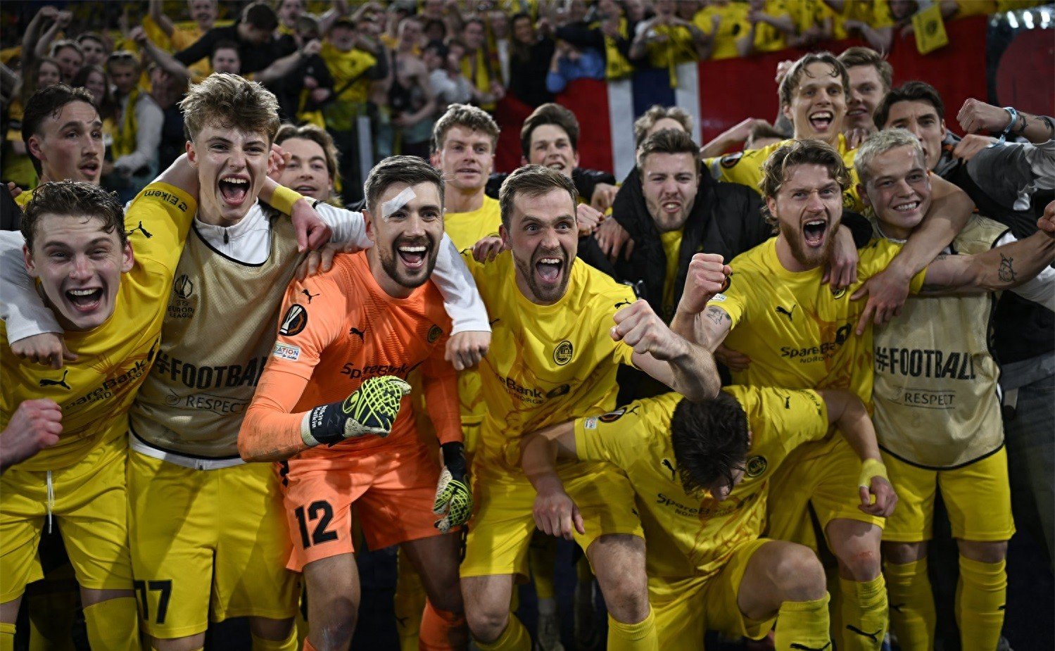 开云体育下载-欧预赛终极战役，强队之间搏命争胜