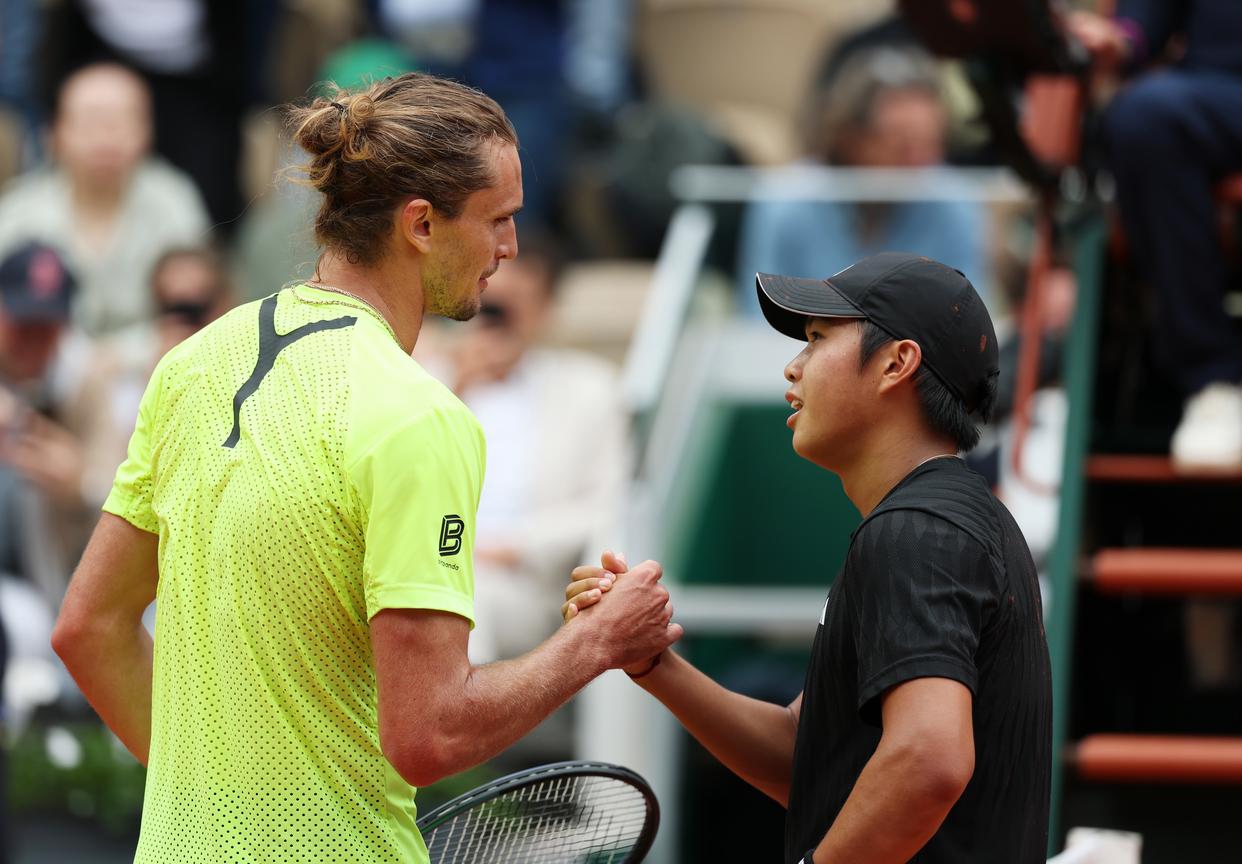 开云体育登录-关于世界网球队血洗法国网球队,兹维列夫关键制胜的信息