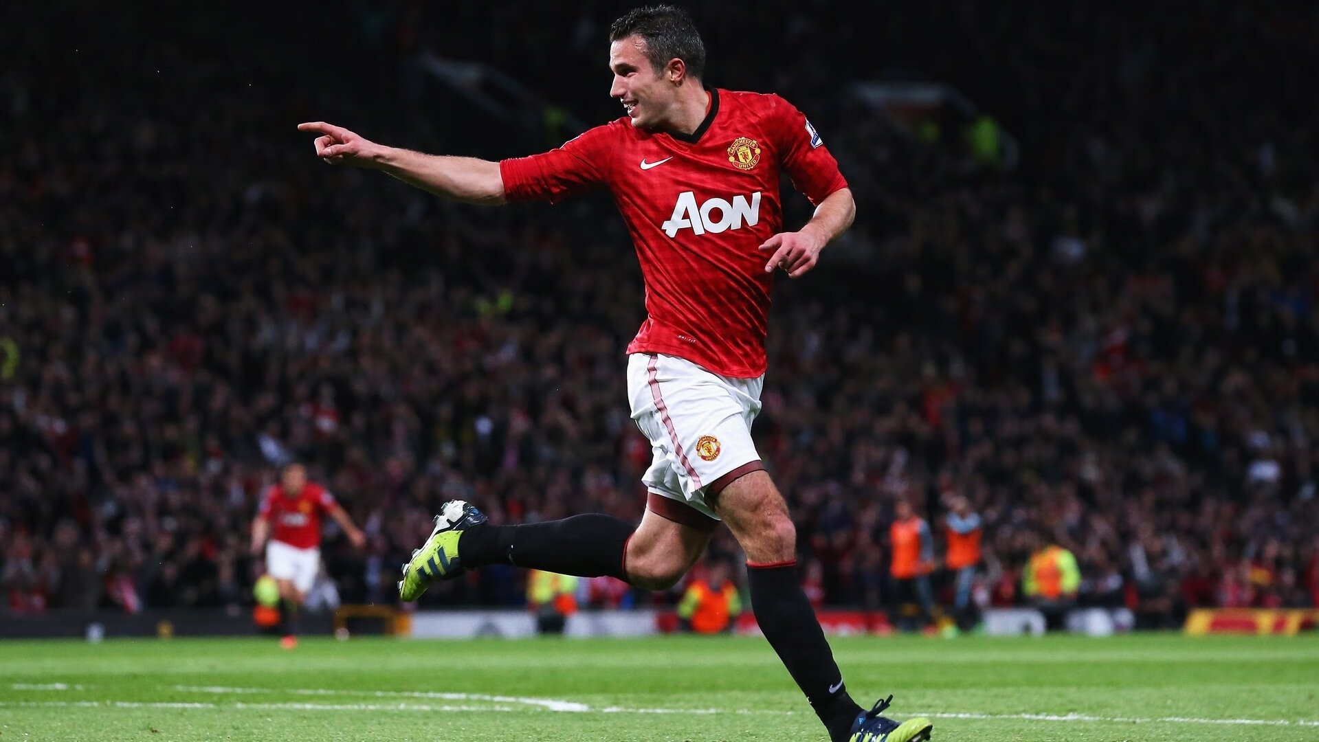 开云官网-双重惊喜，雷诺窒息式战术险胜梅赛德斯，佩雷兹如何成为胜负手？